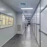 Complete clean & dry dehumidification room equipped with high-efficiency filter air supply and return air louvers, anti-corrosion stainless steel patterned floor, stable ultra-low dew point below -75°C, relative humidity ≤0.01%, applicable for lithium battery, chemical, pharmaceutical, food processing and aerospace military manufacturing workshop